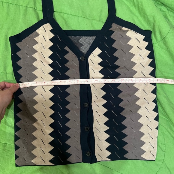 Tri-Color Zig Zag Top - Picture 5 of 8